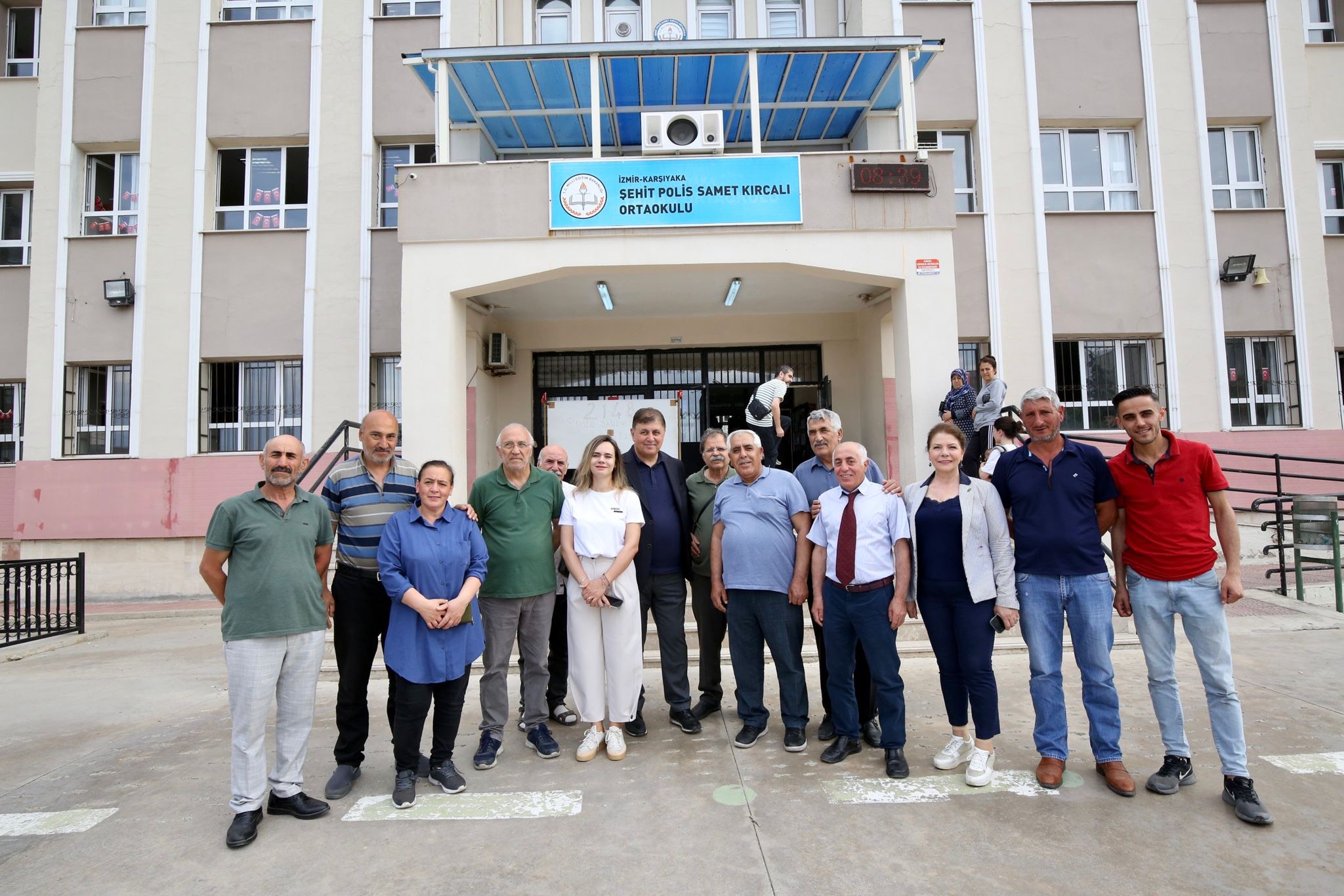 Tugay sandık başında konuştu, "Türkiye, demokrasi sınavından kazanarak çıkacak"
