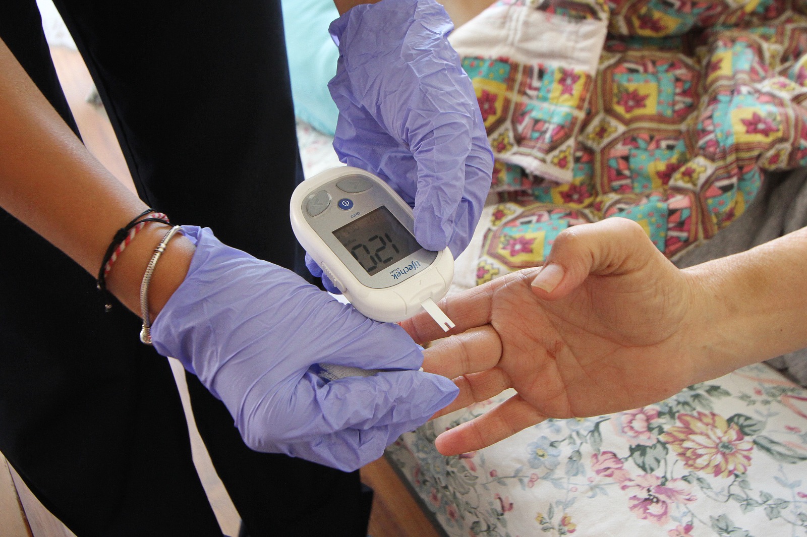 ESDEM Karşıyaka'ya şifa dağıtıyor 