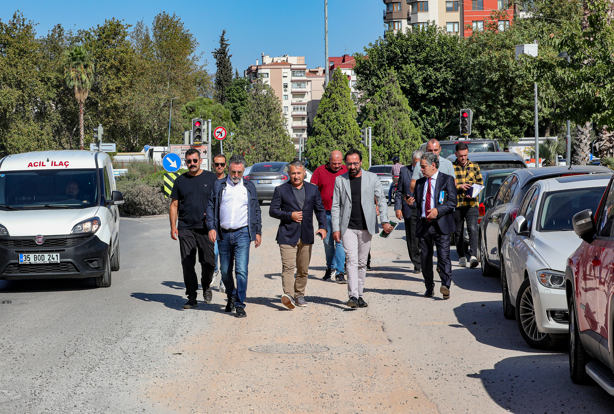 Başkan Sandal, "Bayraklı'nın her sokağında çalışıyoruz"