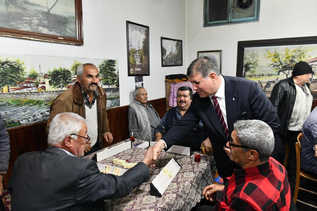 Başkan Cemil Tugay Ödemişlilerle İzmir Marşı'nı söyledi