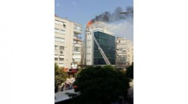 10 Katlı Binada Yangın Paniği