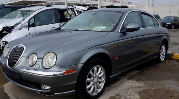 2004 model Jaguar marka otomobil 35 bin 600 liraya satıldı