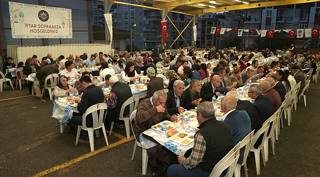 Başkan Selvitopu iftarda vatandaşlarla buluştu