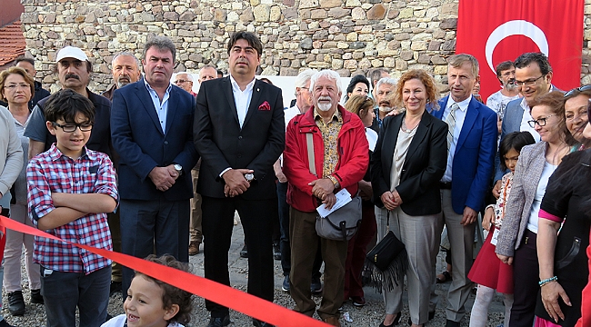 Sanat kenti Foça, yeni bir atölye ve sergi evi kazandı…