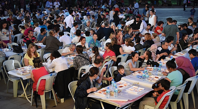 Büyükpark’ta iftar güzelliği