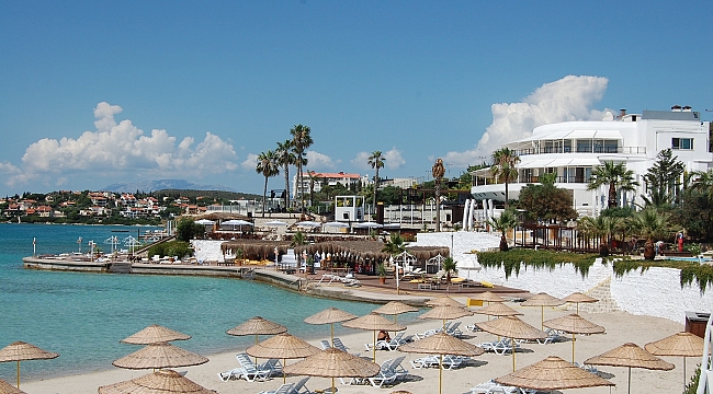 Çeşme Ot Beach'de Yıldızlar Geçidi
