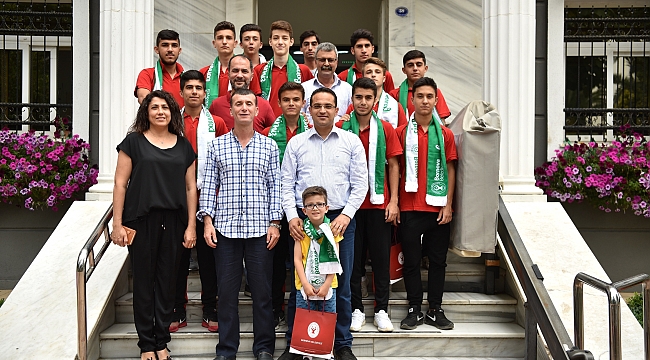 Haydi Kandere, Bornova seninle!