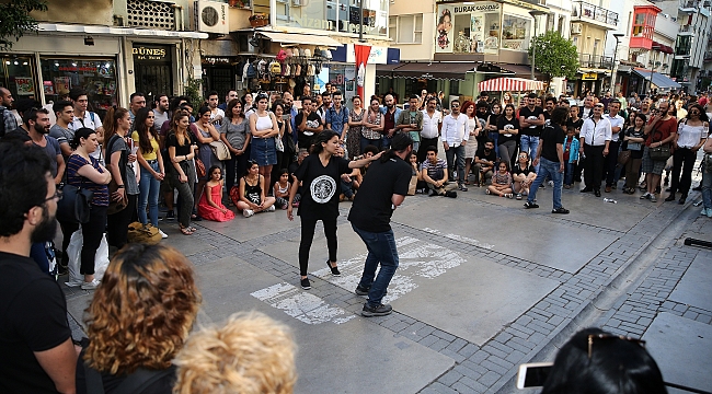 ‘Sokakta Tiyatro’ yoğun ilgi görüyor