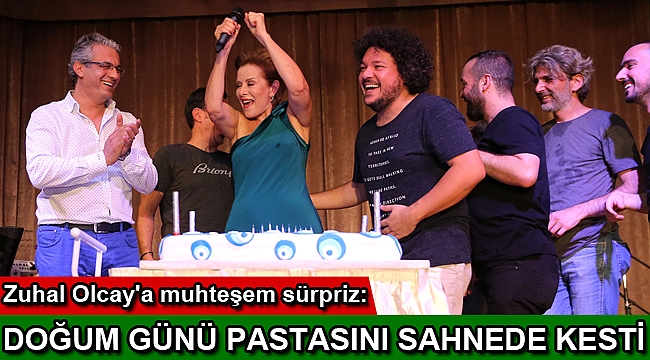 Doğum günü pastasını sahnede kesti!