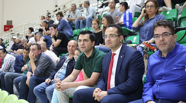 Fenerbahçe ve Galatasaray Bornova’da