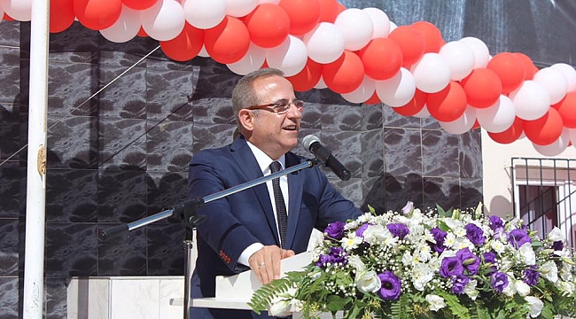 AK PARTİLİ SÜREKLİ İLK OKULUNDA; “ON YILLAR ÖNCE OTURDUĞUM BU SIRALARDA…” “VELİLERİMİZ HER ZAMAN İLHAM KAYNAĞIMIZDIR”
