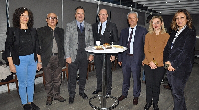 STAJYER AVUKATLAR STAJ DÖNEMLERİNİN YORGUNLUĞUNU DÜZENLENEN KOKTEYLDE ATTI