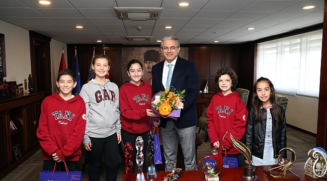 ÇEVRE DOSTU ÖĞRENCİLER İŞBAŞINDA