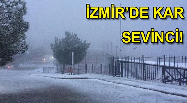 İzmirliler yıllar sonra karla hasret giderdi