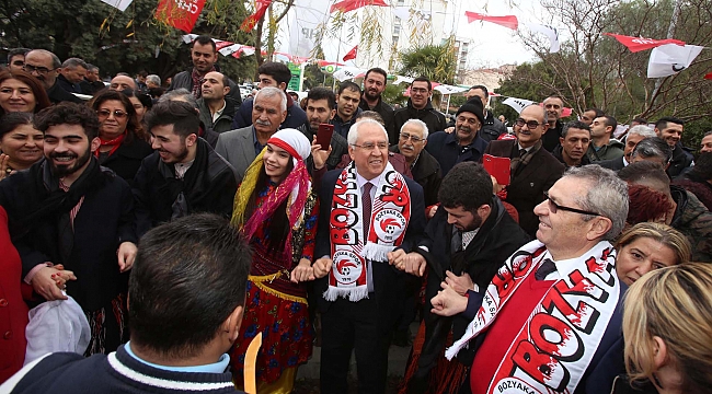 Başkan Selvitopu’na miting gibi karşılama