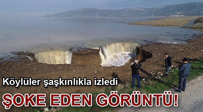 Menderes'te yağmur sularının biriktiği arazide derin çatlak oluştu