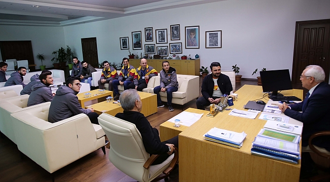 Başkan Selvitopu’na ‘Göztepe’ ziyareti
