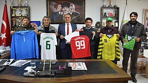 Başkan Kaya'dan spor kulüplerine forma desteği