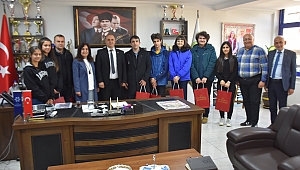 Finlandiya'ya gidecek İncirliovalı öğrencilerden Başkan Kaya'ya ziyaret