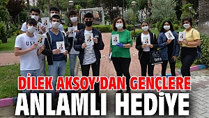 Dilek Aksoy’dan gençlere anlamlı hediye 