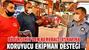 İzmir Büyükşehir Belediyesi'nden Kemeraltı esnafına koruyucu ekipman desteği