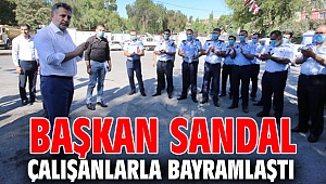 Başkan Sandal, çalışanlarla bayramlaştı