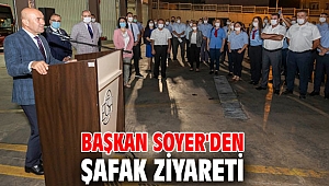 Saat 05.00'de ESHOT şoförleri ile bayramlaştı