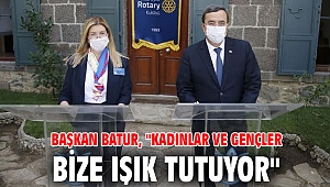 Kadınlar ve gençler bize ışık tutuyor
