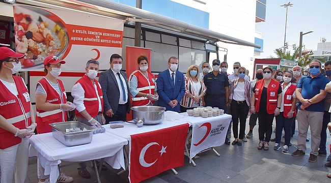 Karşıyaka Kızılay aşure dağıttı, kan topladı
