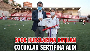 Spor kurslarına katılan çocuklar sertifika aldı