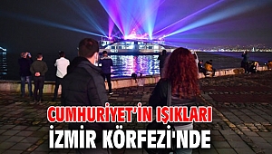 Cumhuriyet’in ışıkları İzmir Körfezi'nde 