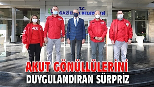 AKUT gönüllülerini duygulandıran sürpriz