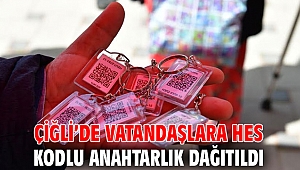 Çiğli’de Vatandaşlara HES Kodlu Anahtarlık Dağıtıldı