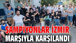 Şampiyonlar İzmir'e döndü