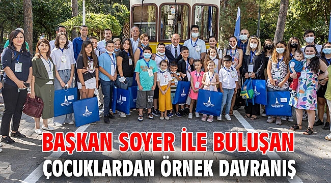 Başkan Soyer ile buluşan çocuklardan örnek davranış