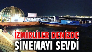 İzmirliler denizde sinemayı sevdi