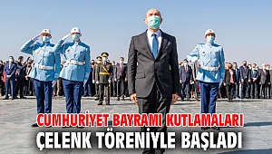 Cumhuriyet Bayramı kutlamaları çelenk töreniyle başladı