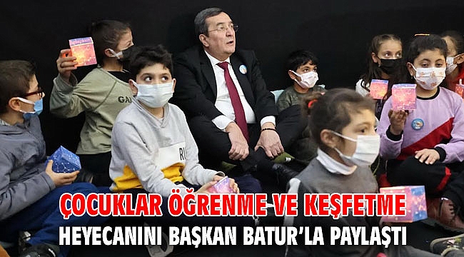 Çocuklar öğrenme ve keşfetme heyecanını Başkan Batur’la paylaştı
