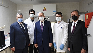 Rektör Necdet Budak, kanser çalışmalarını inceledi