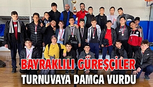 Bayraklılı güreşçiler turnuvaya damga vurdu
