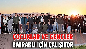 Çocuklar ve gençler Bayraklı için çalışıyor