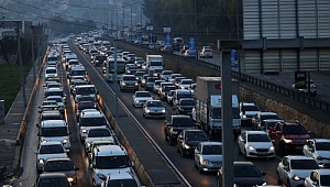 İzmir'de trafiğe kayıtlı araç sayısı arttı!