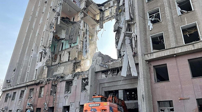 Mikolayiv'de vurulan valilik binasında bilanço ağırlaşıyor