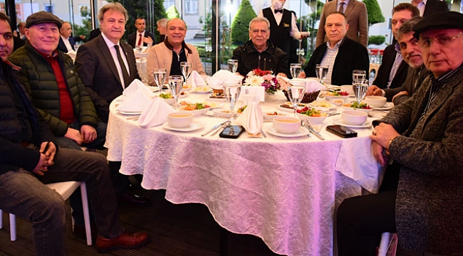 Başkan İduğ Bornovalı iş insanlarıyla buluştu