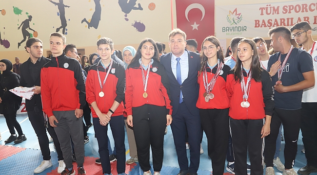 Bayındır’da 19 Mayıs Coşkuyla Kutlandı