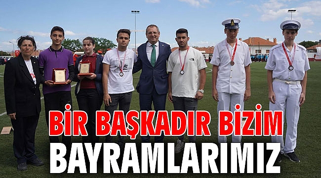 BİR BAŞKADIR BİZİM BAYRAMLARIMIZ