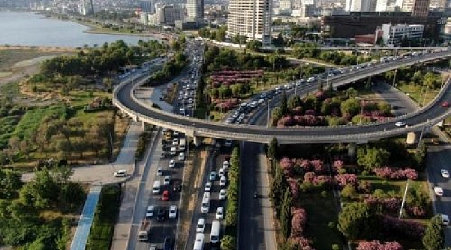 İzmir’de trafiğe kayıtlı araç sayısı arttı!