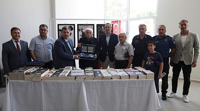 KINIK’TA ATATÜRK FOTOĞRAFLARI SERGİSİ YOĞUN İLGİ GÖRDÜ