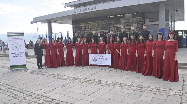 Üniversite öğrencilerinden sokak konserleri
