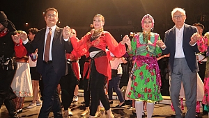 Üniversiteli gençlerden, 19 Mayıs Gençlik Şöleni
